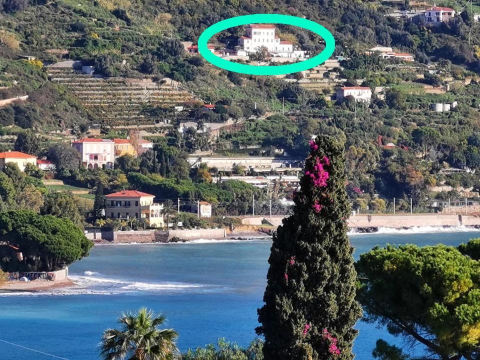 Romantic Casa Lorenzina Affittacamere Ventimiglia Exteriör bild