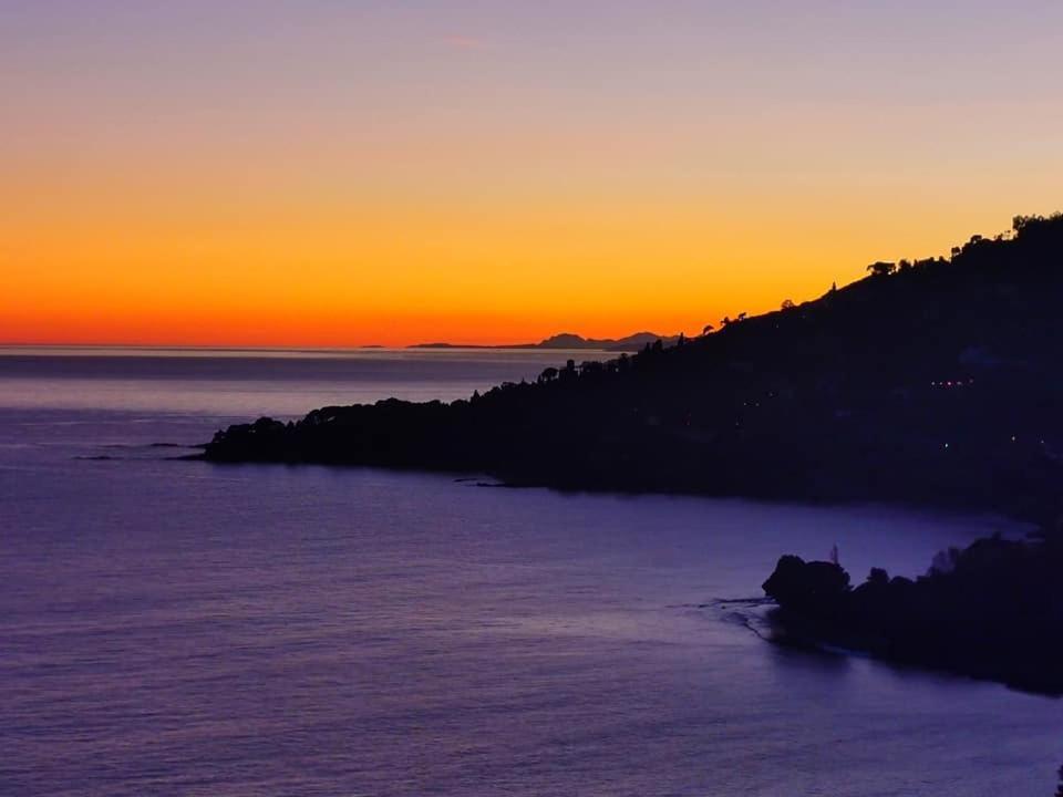 Romantic Casa Lorenzina Affittacamere Ventimiglia Exteriör bild