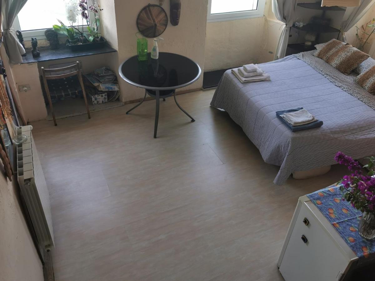 Romantic Casa Lorenzina Affittacamere Ventimiglia Exteriör bild