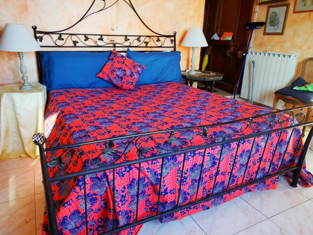 Romantic Casa Lorenzina Affittacamere Ventimiglia Exteriör bild